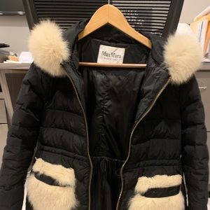 Down jacket with real fur trim hood and pockets